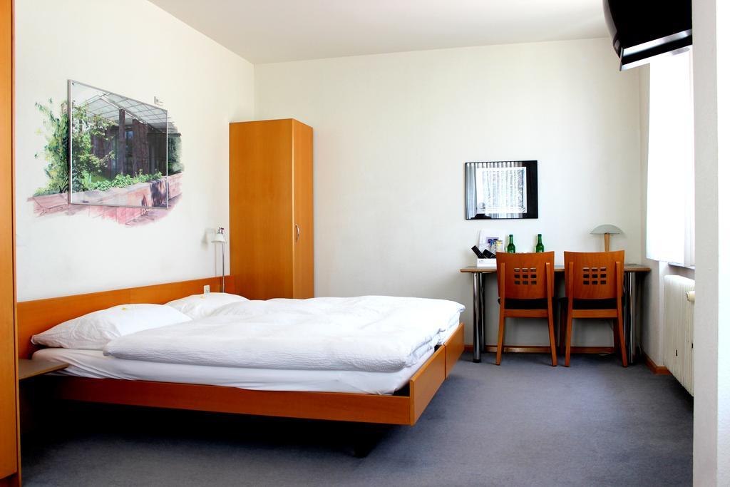 Hotel Muenchnerhof バーゼル エクステリア 写真